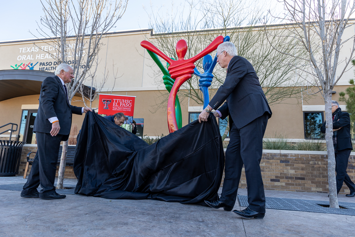 Unveiling of scuplture